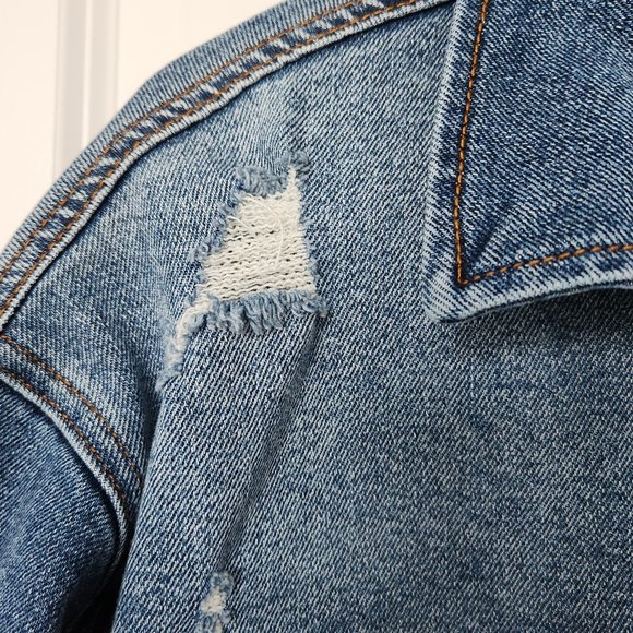 Cropped Denim Trucker Jacket - SMALL - DESIGN LAB - Picture 4 of 10